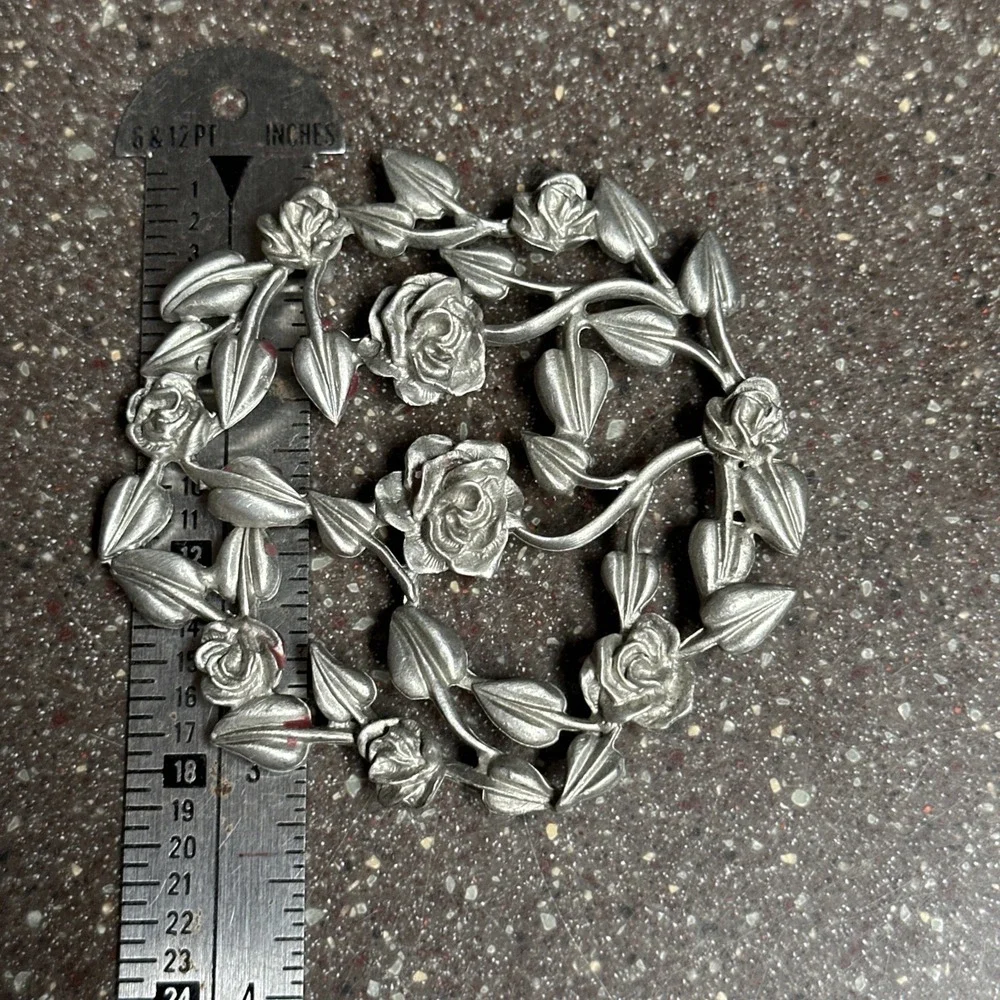 Spoontiques accent please